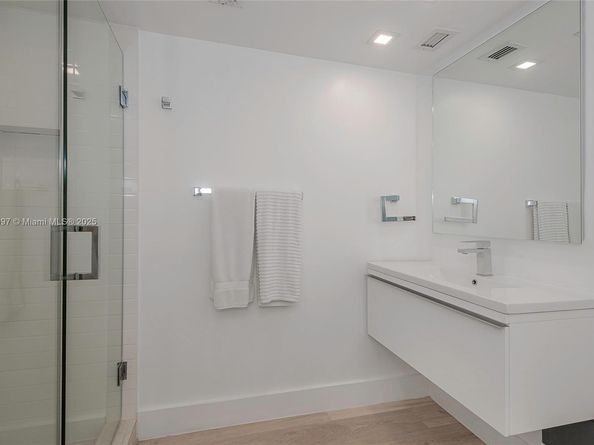 2301 Collins Ave 1505, Miami Beach FL 33139
