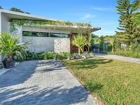 34 SW 26th Rd, Miami FL 33129