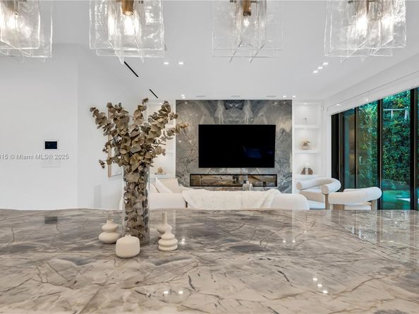 34 SW 26th Rd, Miami FL 33129