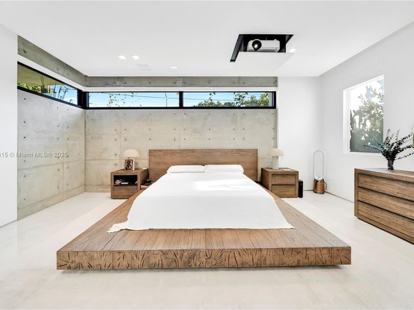 34 SW 26th Rd, Miami FL 33129