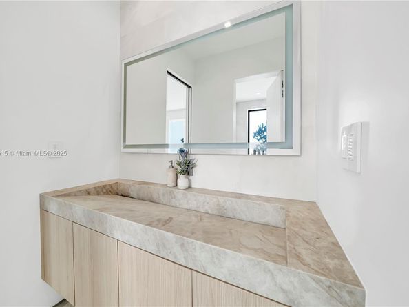 34 SW 26th Rd, Miami FL 33129