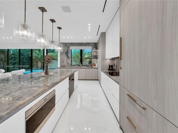 34 SW 26th Rd, Miami FL 33129