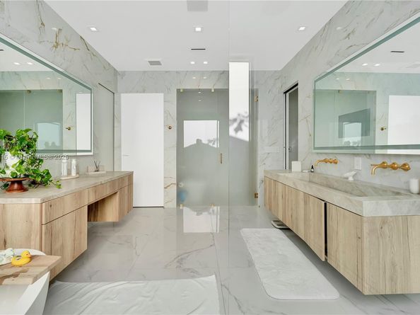 34 SW 26th Rd, Miami FL 33129