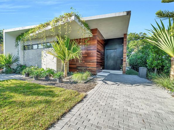 34 SW 26th Rd, Miami FL 33129