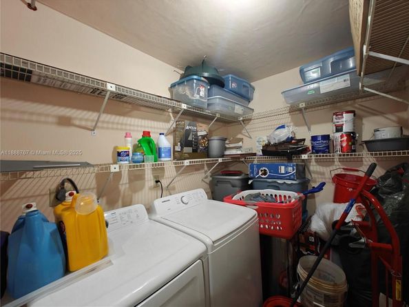 601 Ives Dairy Rd 1018, Miami FL 33179