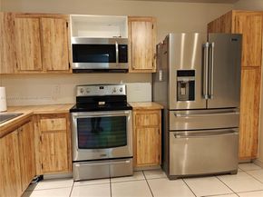 601 Ives Dairy Rd 1018, Miami FL 33179