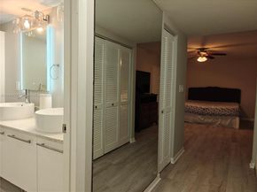 601 Ives Dairy Rd 1018, Miami FL 33179