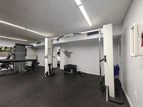 601 Ives Dairy Rd 1018, Miami FL 33179