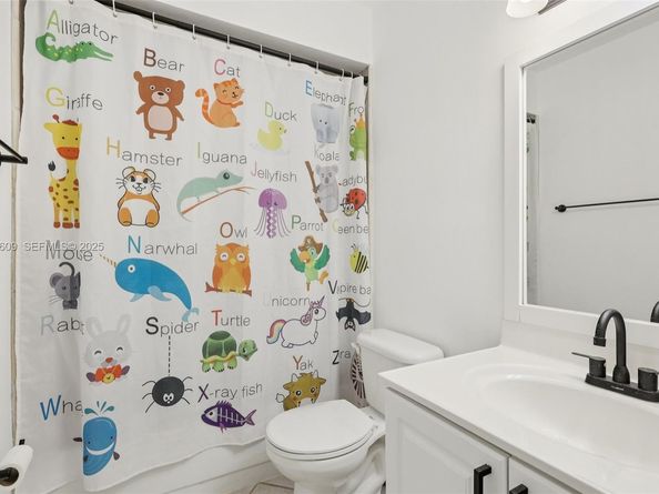 30 Chestnut Cir, Cooper City FL 33026