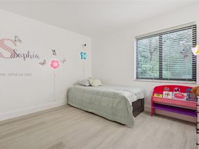 30 Chestnut Cir, Cooper City FL 33026