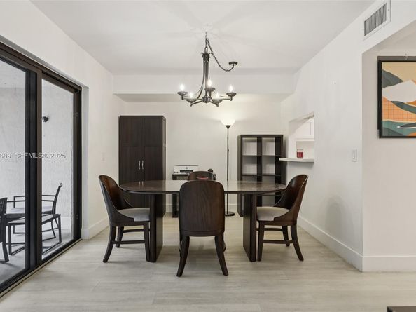 30 Chestnut Cir, Cooper City FL 33026