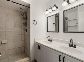 30 Chestnut Cir, Cooper City FL 33026