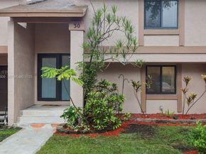 30 Chestnut Cir, Cooper City FL 33026