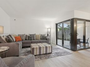 30 Chestnut Cir, Cooper City FL 33026