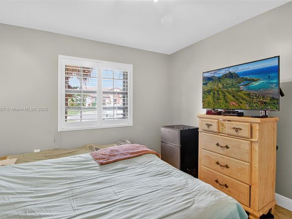 15181 SW 156th Ter, Miami FL 33187