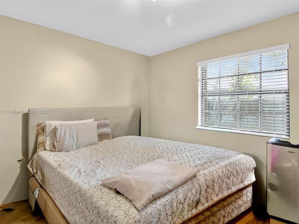 15181 SW 156th Ter, Miami FL 33187