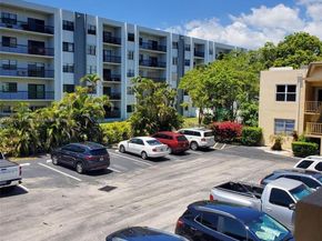 851 NE 14th Ave 414, Hallandale Beach FL 33009