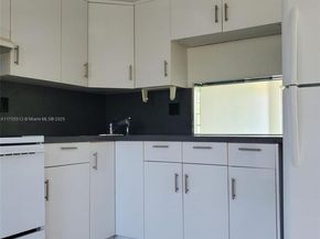 851 NE 14th Ave 414, Hallandale Beach FL 33009