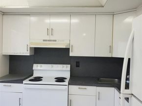 851 NE 14th Ave 414, Hallandale Beach FL 33009