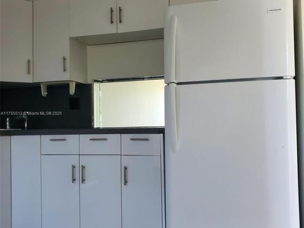 851 NE 14th Ave 414, Hallandale Beach FL 33009