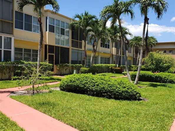 851 NE 14th Ave 414, Hallandale Beach FL 33009