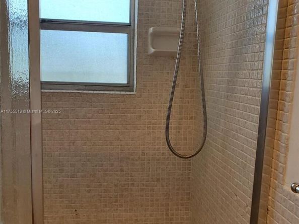 851 NE 14th Ave 414, Hallandale Beach FL 33009