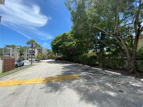 6900 N Kendall Dr A102, Pinecrest FL 33156