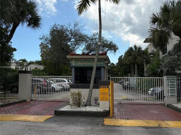 6900 N Kendall Dr A102, Pinecrest FL 33156