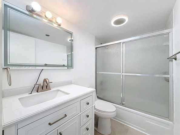 1100 Saint Charles Pl 219, Pembroke Pines FL 33026