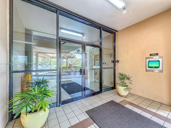 1100 Saint Charles Pl 219, Pembroke Pines FL 33026