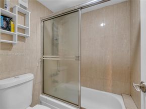 9410 Poinciana Pl 206, Davie FL 33324