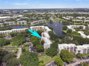 9410 Poinciana Pl 206, Davie FL 33324