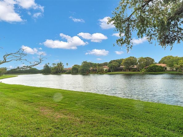 1568 Springside Dr 1568, Weston FL 33326