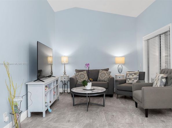 1568 Springside Dr 1568, Weston FL 33326