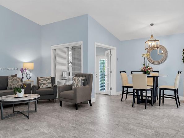 1568 Springside Dr 1568, Weston FL 33326