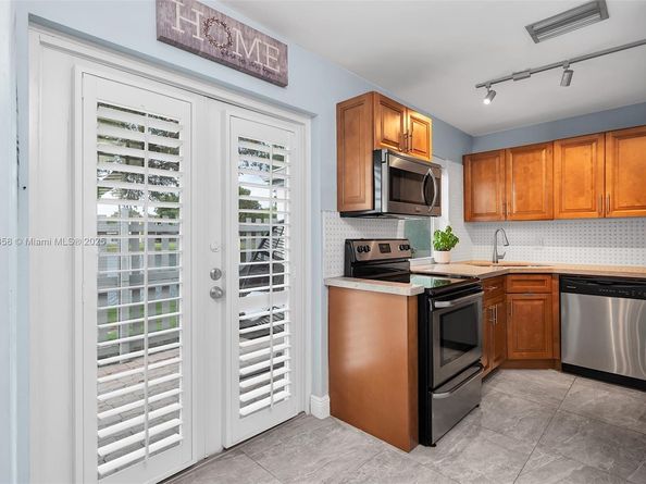 1568 Springside Dr 1568, Weston FL 33326