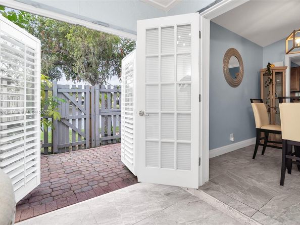 1568 Springside Dr 1568, Weston FL 33326