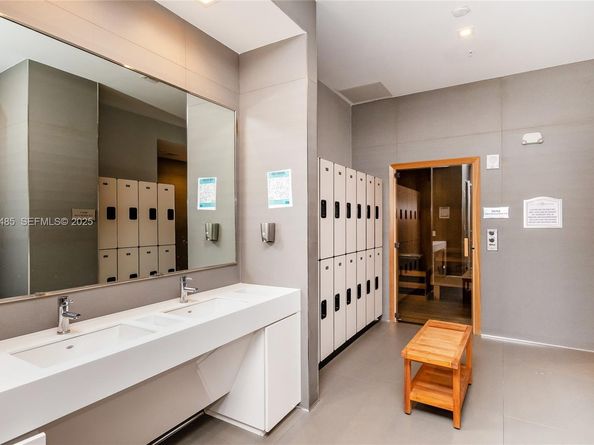 6450 NW 102 Path 303, Doral FL 33178