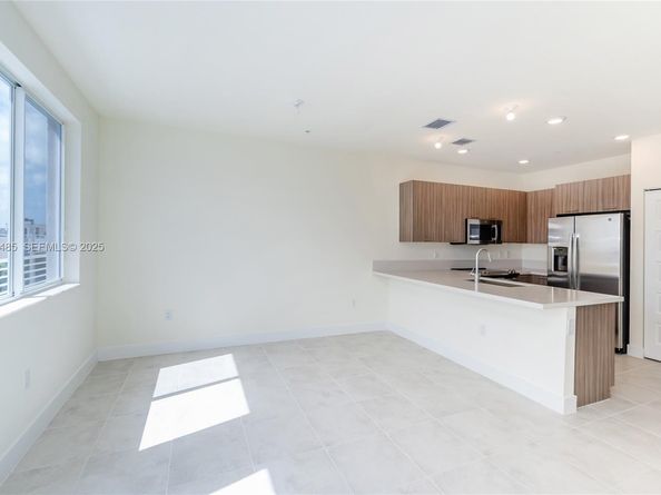 6450 NW 102 Path 303, Doral FL 33178