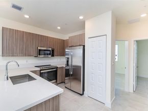 6450 NW 102 Path 303, Doral FL 33178