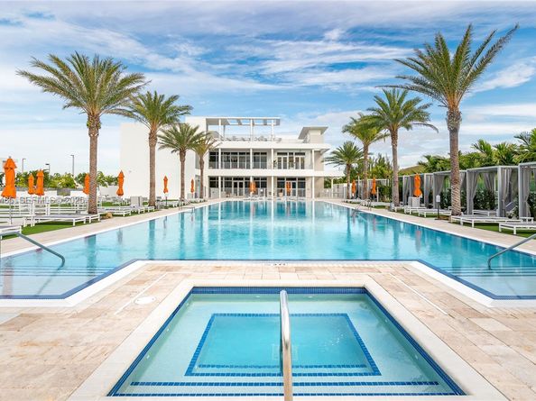 6450 NW 102 Path 303, Doral FL 33178