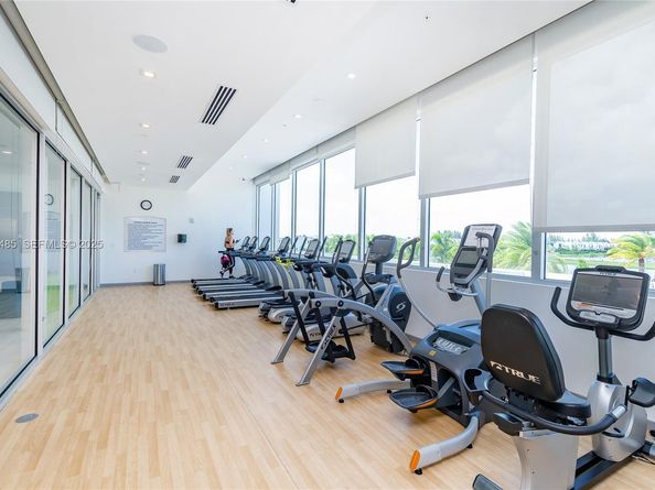 6450 NW 102 Path 303, Doral FL 33178