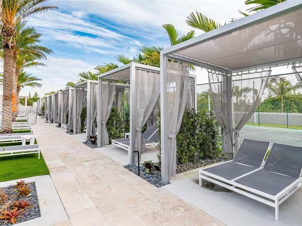 6450 NW 102 Path 303, Doral FL 33178