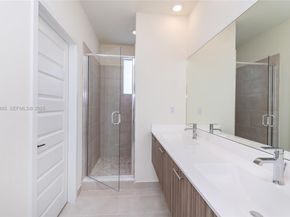 6450 NW 102 Path 303, Doral FL 33178