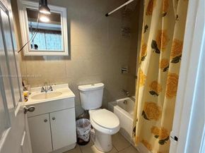 990 SW 9th St, Miami FL 33130