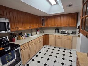 1341 E 8th Ave, Hialeah FL 33010