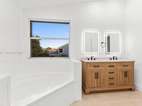 5532 NW 55th Ter, Coconut Creek FL 33073