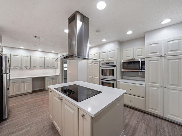 1000 NW 17th Ave, Boca Raton FL 33486