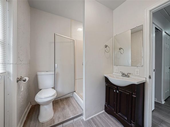 1000 NW 17th Ave, Boca Raton FL 33486