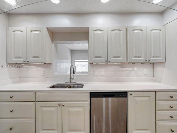 1000 NW 17th Ave, Boca Raton FL 33486